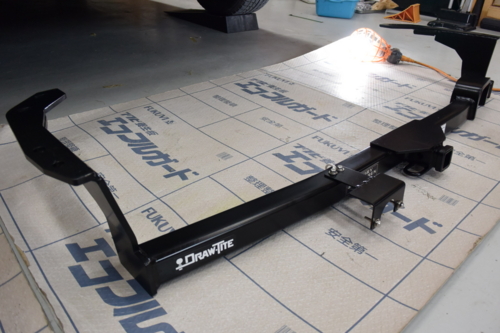 ヒッチメンバー取付け ノア75W と デリカD5 ファクトリー