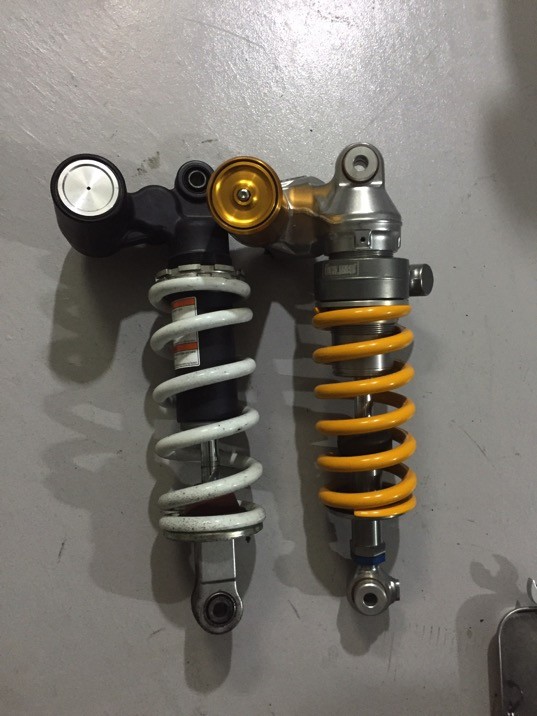 オーリンズリアサス HONDA X11に装着、取り外しused リアサス