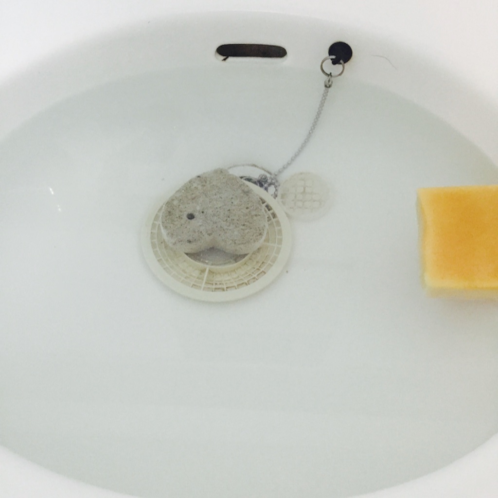 酸素系漂白剤でお風呂の小物も漂白 画像