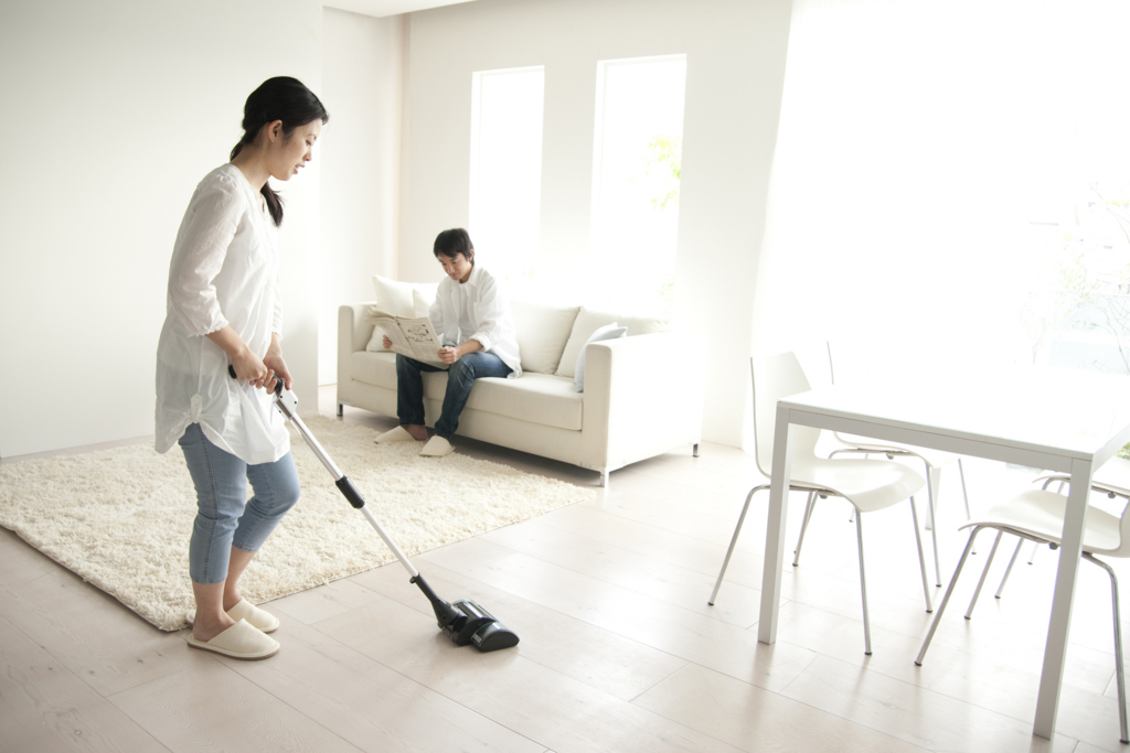 ママは育児で手一杯なの! 担当の家事は忘れ、朝起きるのも私任せの夫にイライラ倍増