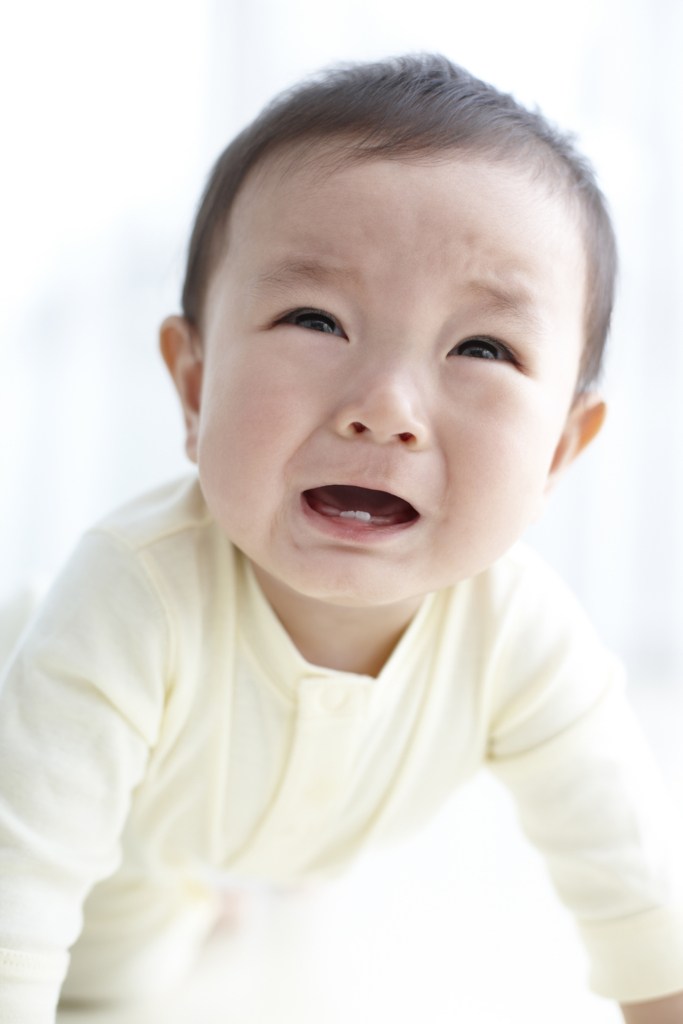 ハイハイで自由に動きたい赤ちゃんのために…後追いしても安全なお部屋に模様替え!
