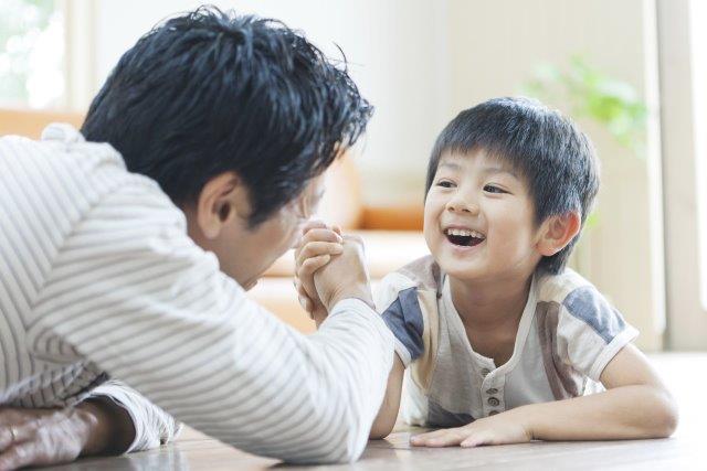 お母さんを独り占めしたい長男。最大のライバルは…お父さん!?