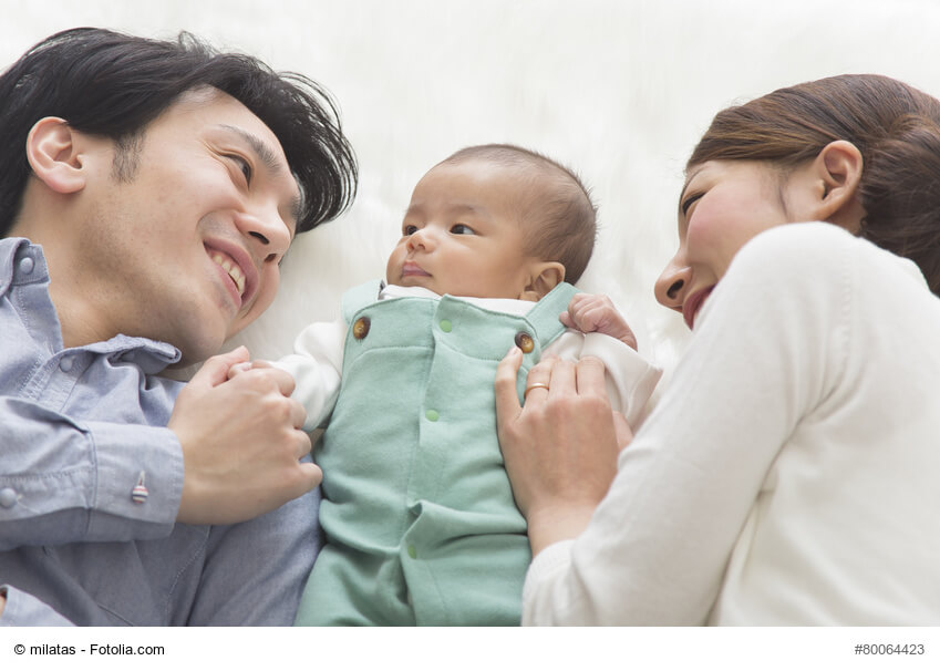 「この子の為に頑張ろう」 ボロボロになるまで読んだ育児書を片手に、新米ママの決意表明