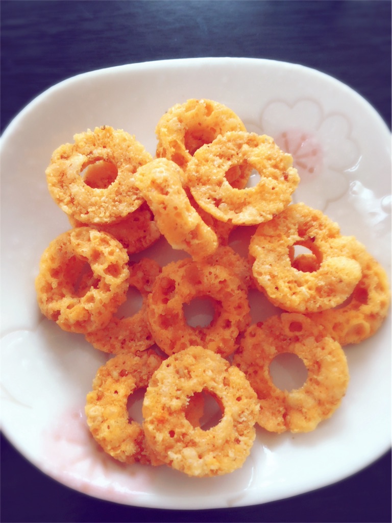 袋から出してみたところ スナック菓子、実物