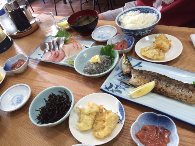 地魚料理「食堂のいのうえ」