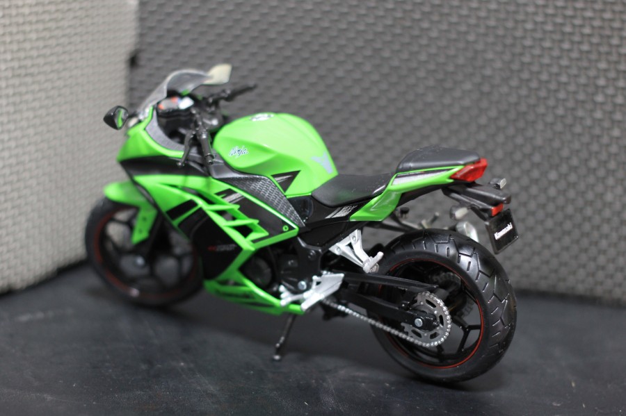 Kawasaki Ninja250 SE グリーン 完成品 フィギュア 1/12 Amazon | アオシマ 1/12 Ninja 250 ライムグリーン SE ニンジャ