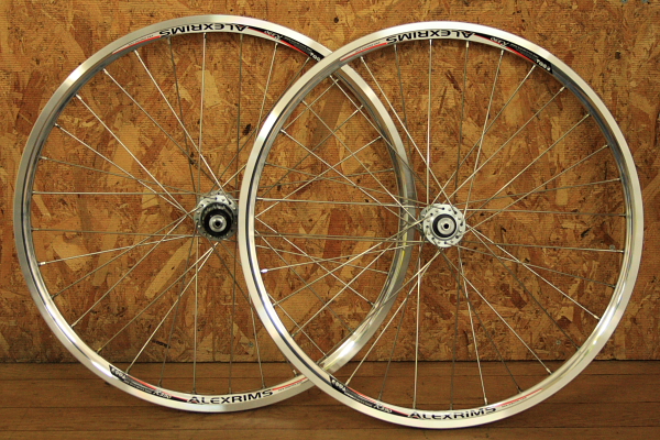 木*馬様 ALEXRIMS R390 20インチ　ホイール　451 ミニベロ用 451サイズのR390リムで小径車用手組みホイール