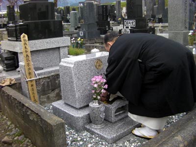 お墓