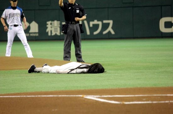 貞子が始球式