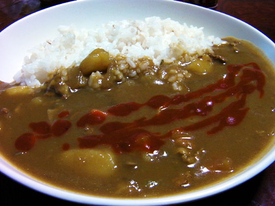 カレーにホットチリソース