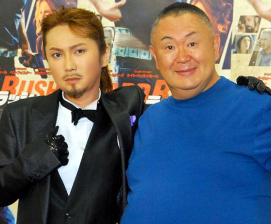 男装姿(?)のはるな愛さん40歳