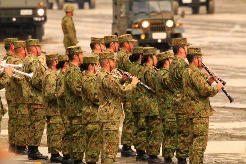 東千歳駐屯地創立記念行事を見に行きました~(2)不安定な天気での観閲行進 はむの備忘録 東千歳駐屯地創立記念行事を見に行きました~(2)不安定な天気での観閲行進 はむの備忘録