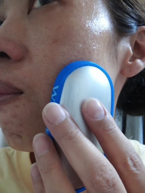 顔のたるみ 毛穴 ニキビには 小型美顔器 ピオン2 Que Sera Sera ケ セラ セラ