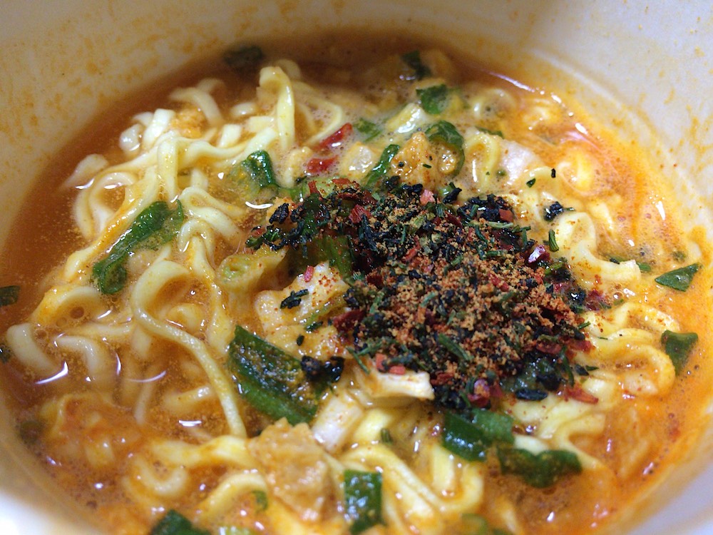 ぱくぱくパクチー　レッドカレーヌードル出来上がり