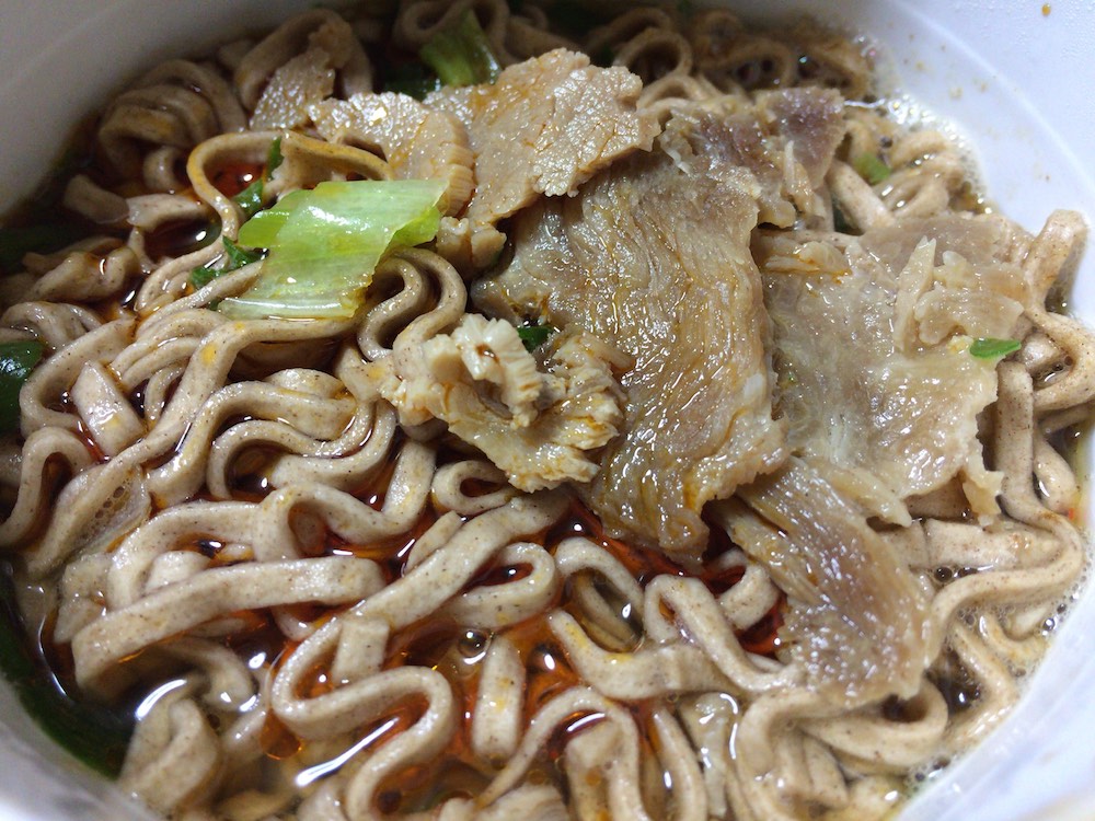 マルちゃん　本気盛（マジモリ）ラー油肉そば　出来上がり