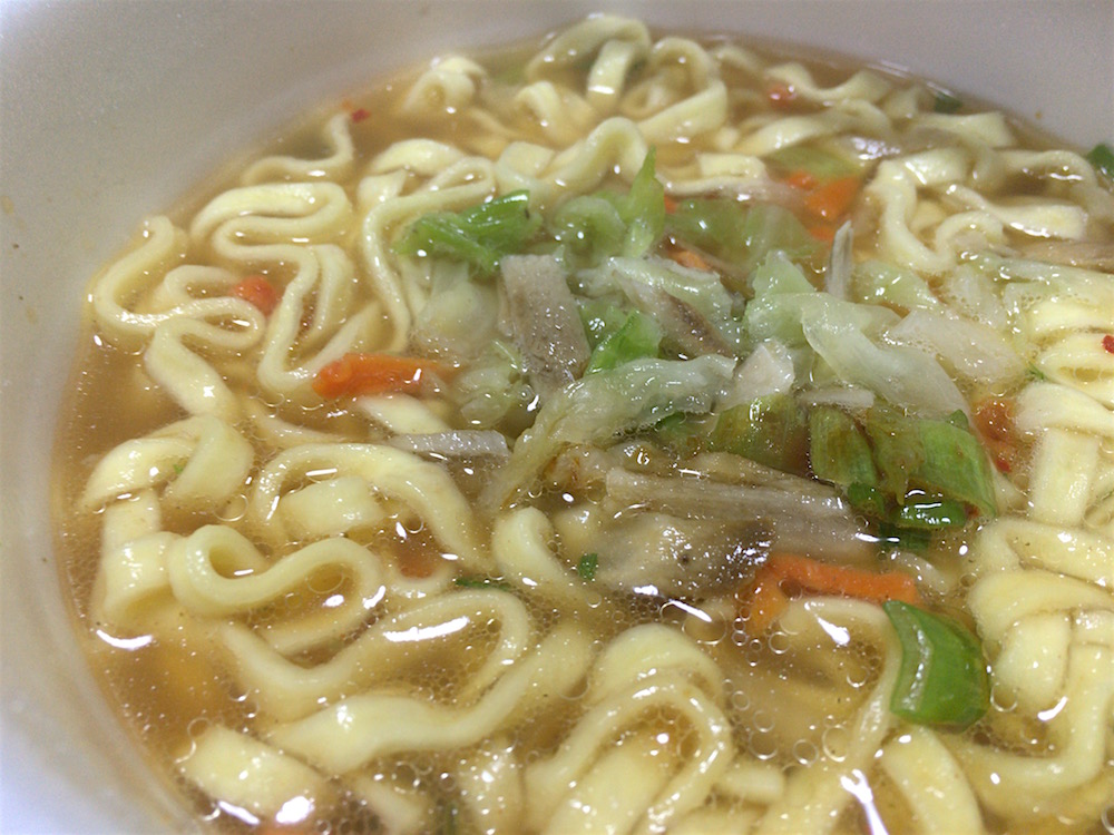 サッポロ一番 鍋風 みそラーメンどんぶり　出来上がり