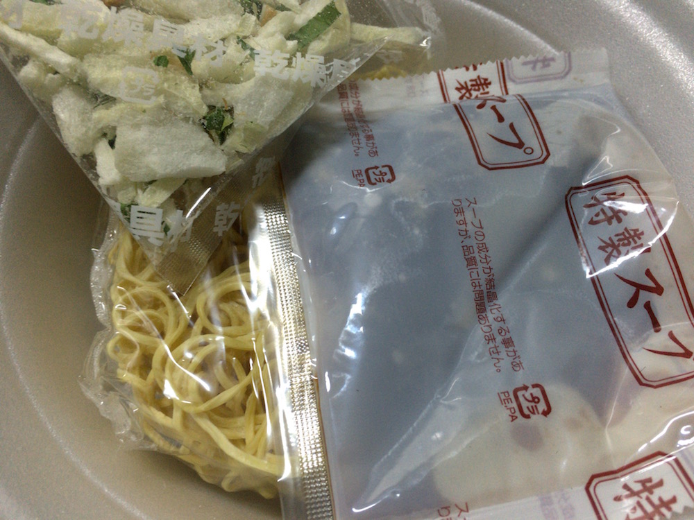 渡辺製麺 八王子みんみんラーメン しょうゆ味 中身