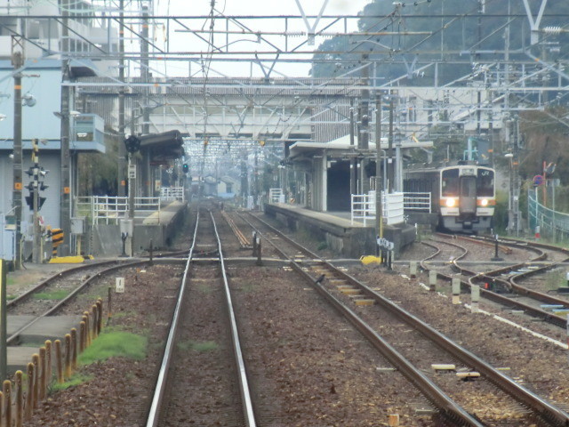 111105 東海道線 13:54 興津