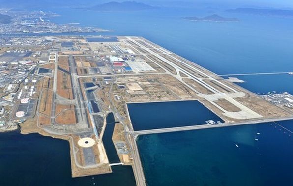 岩国錦帯橋空港の 航空 写真 (まいにち) (2012年 3月 29日 安達一成氏 さつえい)
