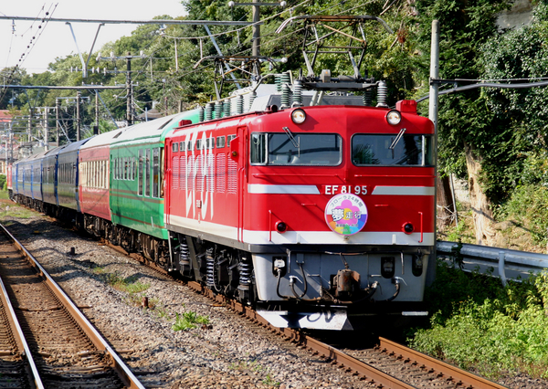 夢空間＋24系はEF65-1118とのEF81-95 レインボーPP