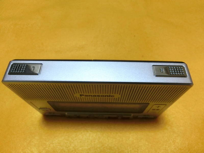 f:id:jumping_rabbit:20150331232816j:plain ICレコーダー「RR-SR30」の側面その3