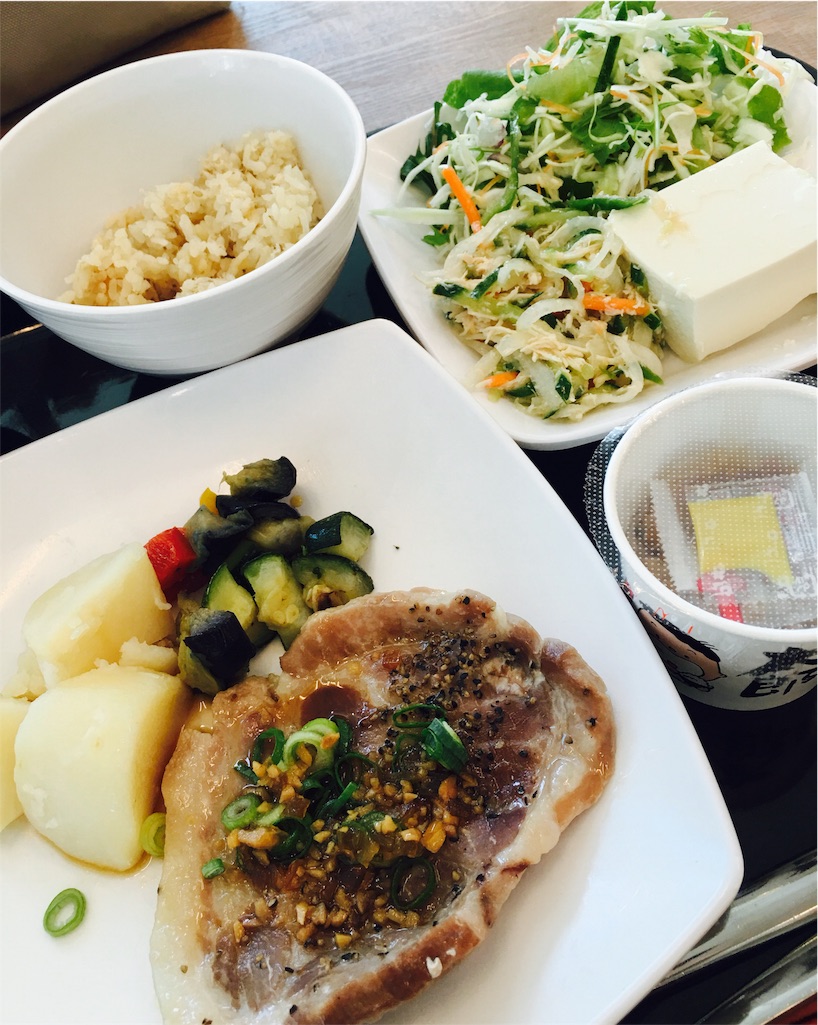 ガーリックポーク ランチ ガーリックポーク ランチ