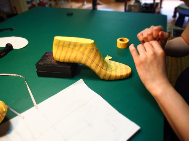 f:id:katatsumuri-shoes:20150216155931j:plain f:id:katatsumuri-shoes:20150216155931j:plain