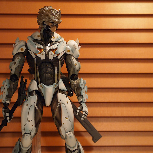PLAY ARTS改 メタルギアライジング 雷電WHITE ARMOR ver. - メルカリ