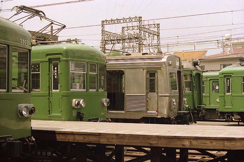 キットは素直に組みましょう ...