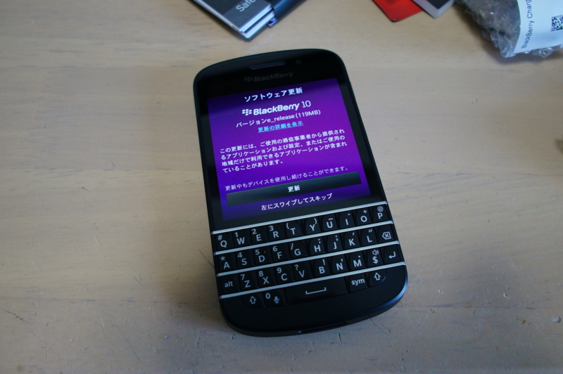 原点回帰のキーボード端末: BlackBerry Q10レビュー