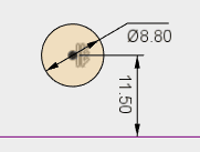 円との距離を投影で得られた線の間に寸法を設定します。 円との距離を投影で得られた線の間に寸法を設定します。