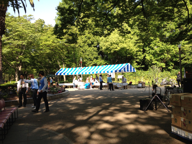 f:id:m3785com:20130518102810j:plain f「靱公園 バラ祭 くらしとみどりフェスタ2013