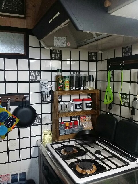 賃貸のキッチンをリメイクDIYしてカフェ風にした
