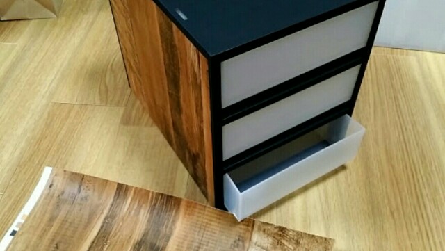 f:id:mai-19820911:20160119101244j:image 壁紙屋本舗の木目壁紙で無印良品収納ケースをリメイクdiyする方法