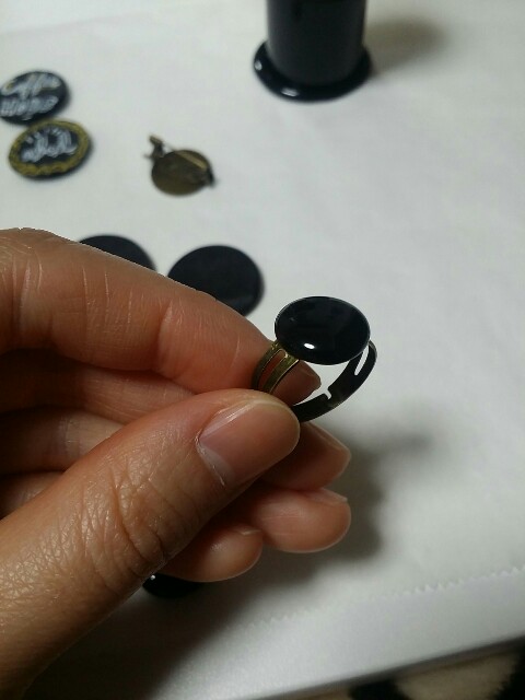 グルーガンでハンドメイド指輪を作る