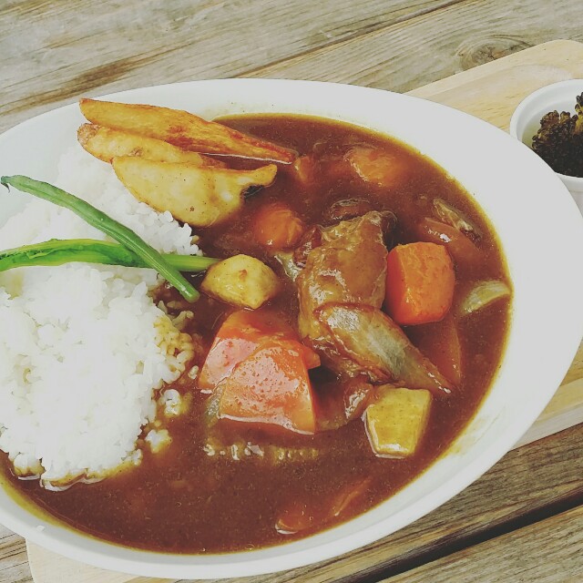 f:id:mai-19820911:20160411235457j:image 淡路島カフェミエレのはちみつカレー