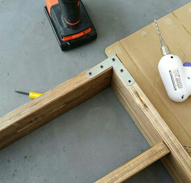 金具のdiyで調味料ラック