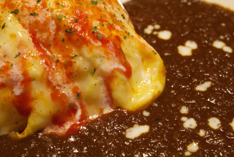 真冬の北海道でも半袖・短パンを貫く 「男は生きざま」な店主が作るフレッシュカレー