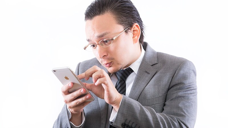 スマートフォンゲームに依存する人