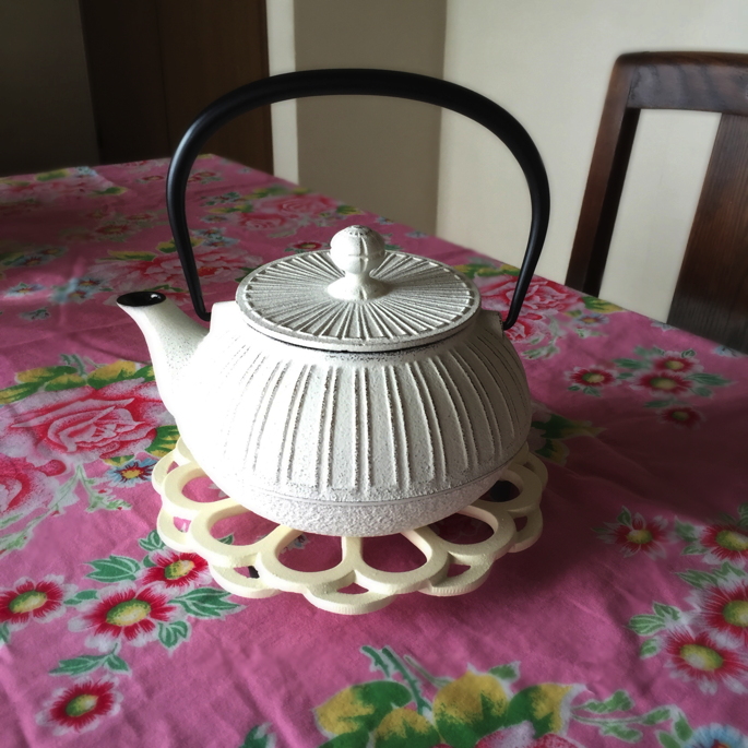南部鉄器 アンシャンテジャポン 岩鋳　カラーポット ピンク 急須 アンシャンテジャポン カラーポット ポット敷 2点セット 南部