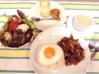 f:id:nil-cafe:20141027195431j:plain f:id:nil-cafe:20141027195431j:plain