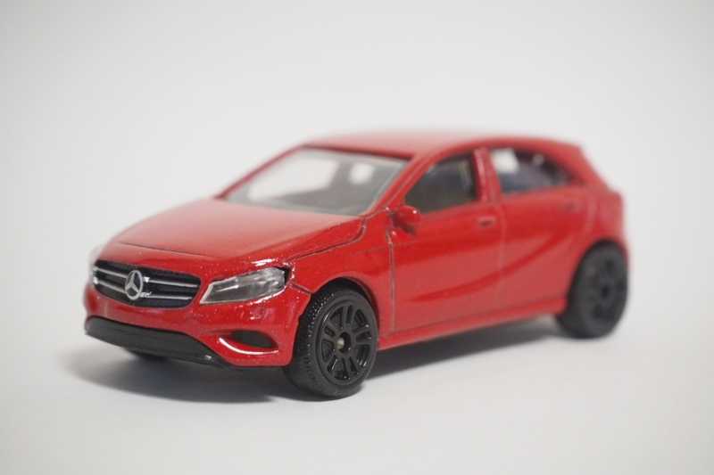 メルセデスベンツ Aクラス ミニカー Amazon | メルセデス ベンツ Aクラス セダン 1/43 ミニカー 白