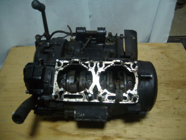 TZR250 1KT 腰上　セット 1KTのエンジン腰上OH_05_エンジンの組み立て - ボロバイクを修理