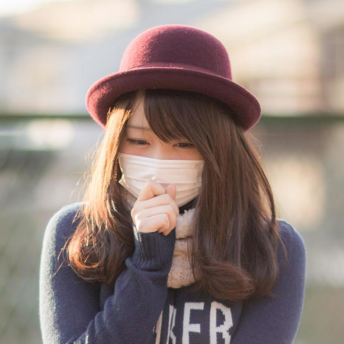 ストーカーする女性の画像