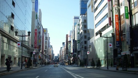 お正月の銀座中央通り