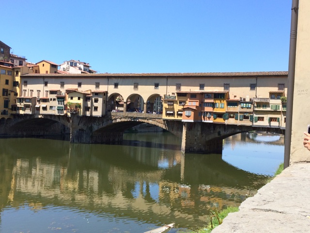 フィレンツェのポンテ・ヴェッキオ橋 イタリア旅行の見所、フィレンツェのポンテ・ヴェッキオ橋