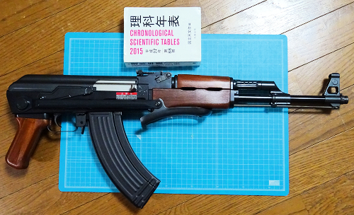 東京マルイAK 47 S電動ガン 去年購入したばかりでございます。不具合はなし、 東京マルイAK 47 S電動ガン 去年購入したばかりでございます