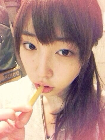 口にくわえてセクシーな譜久村聖の画像♪