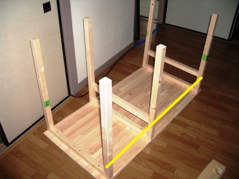 無いから作った。書斎の作業机をDIYしてその後ダイニングテーブルに