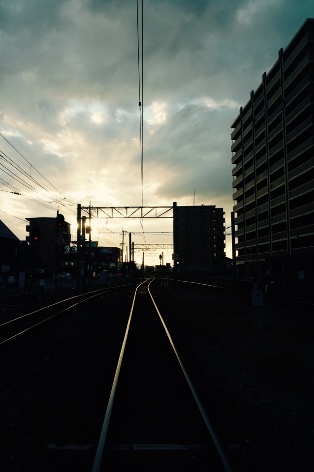 夕暮れの線路